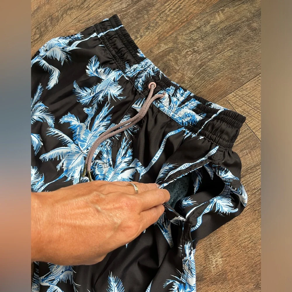 Maaji palm spring Late Afternoon Rituals Swim Trunks‎ boys size XL